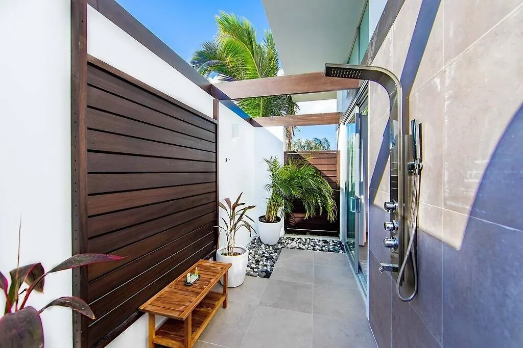 Beachside 4 Bedroom Villa With Pool And Resort Amenities - White Villas - V9 Long Bay Turks a Caicos