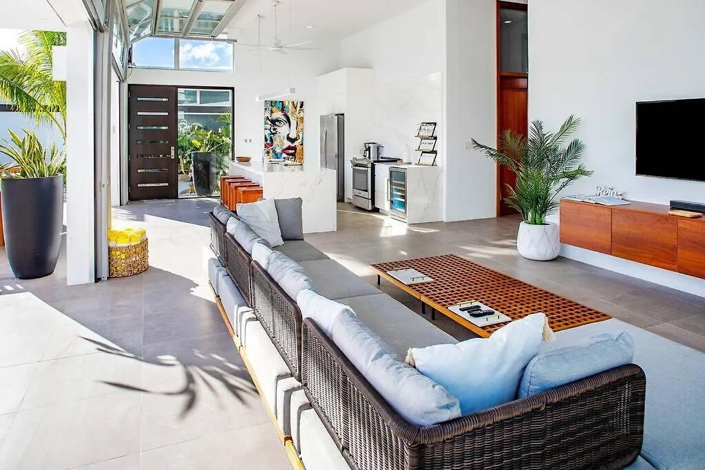 Beachside 4 Bedroom Villa With Pool And Resort Amenities - White Villas - V9 Long Bay