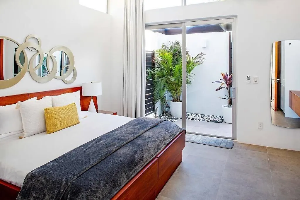 Beachside 4 Bedroom Villa With Pool And Resort Amenities - White Villas - V9 Long Bay