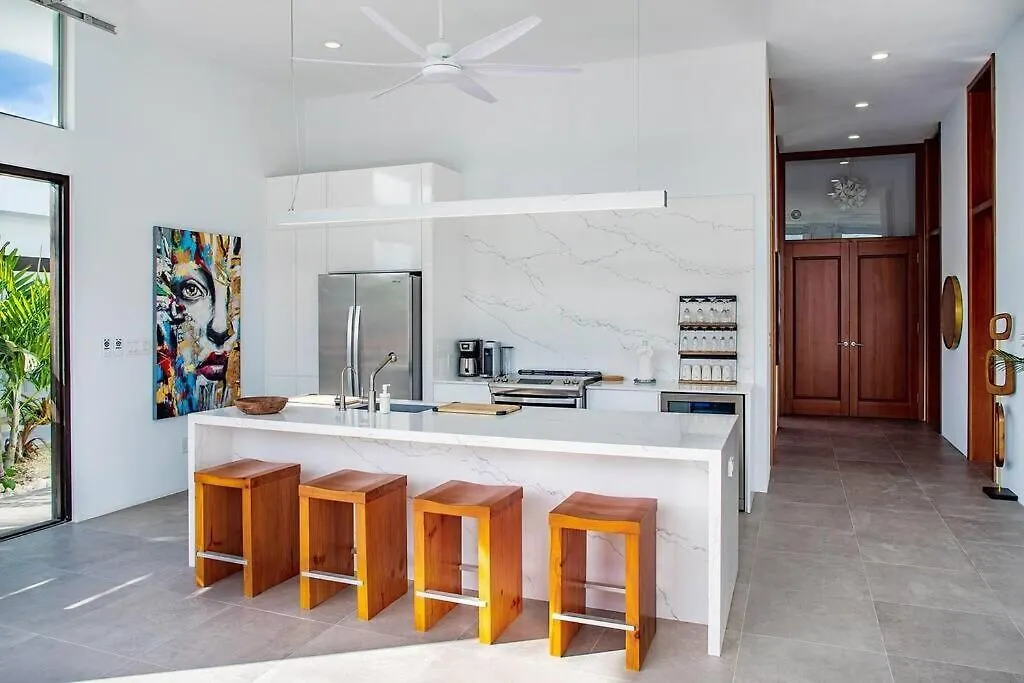 Beachside 4 Bedroom Villa With Pool And Resort Amenities - White Villas - V9 Long Bay